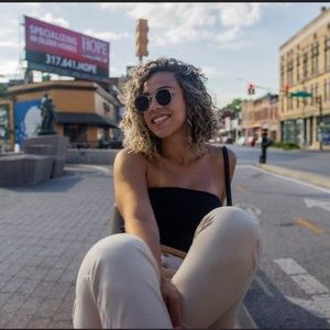 Meet your Posher, Joyce